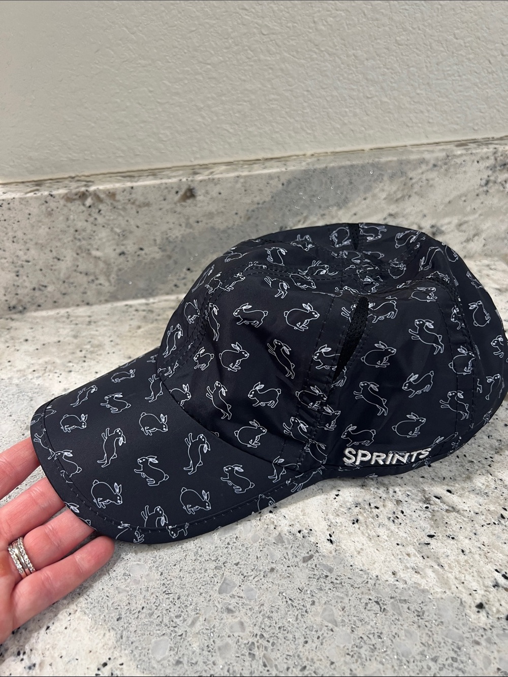 SPRINTS Fast Rabbits Running Hat
Headwear - unisex